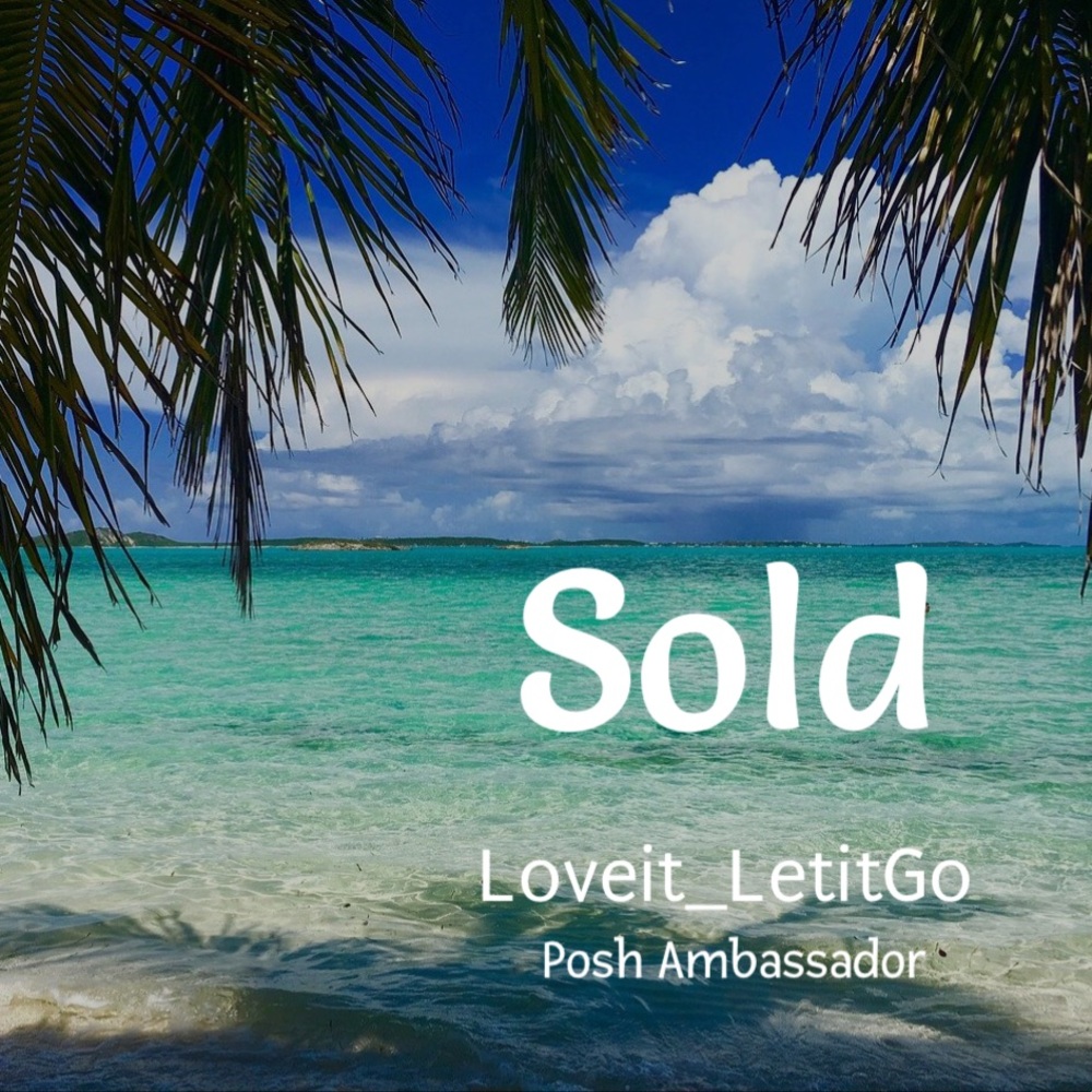 🌴The items below are SOLD!!🌴
